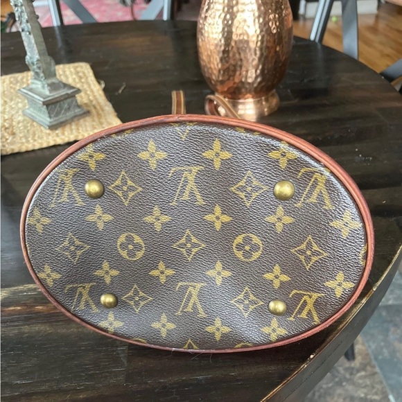 Authentic Louis Vuitton Bucket Bag - Picture 3 of 14